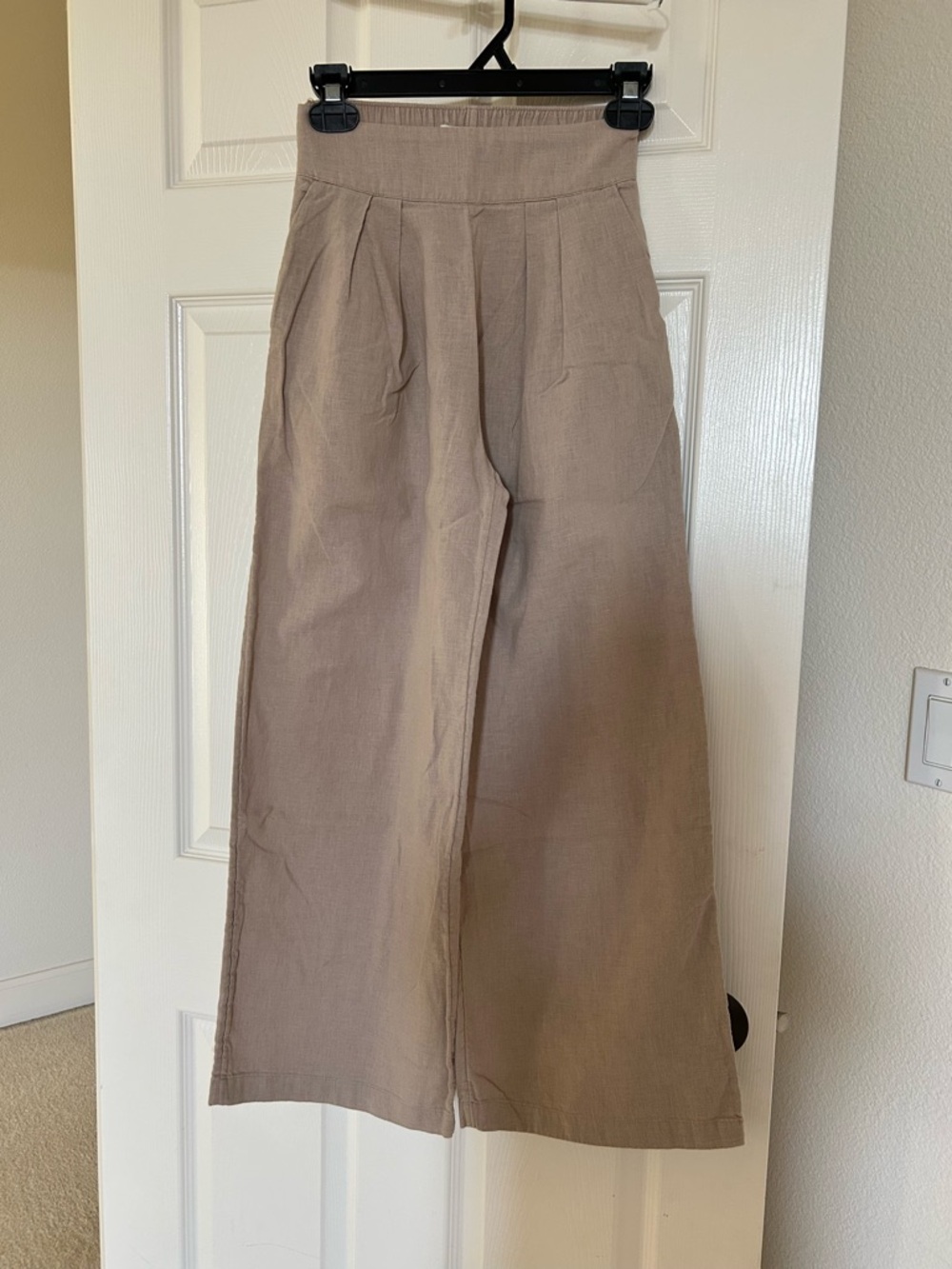Abercrombie & Fitch Wide-Leg Pants in Taupe
